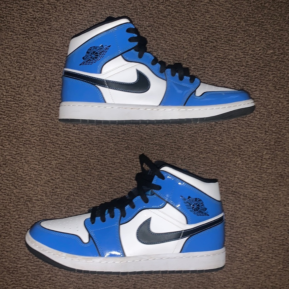 Jordan 1 signal Blue